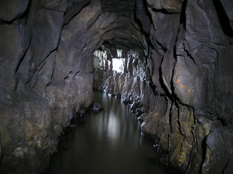 sc44_entrancepassage3.jpg - Part of the entrance passage.