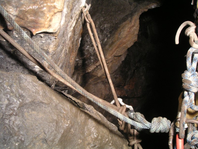 sc_whimseyrigging2.jpg - Close up of the rigging and adjustment of the Y hang.