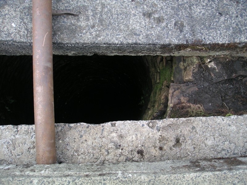 frogshaft_down.jpg - Looking down the shaft.