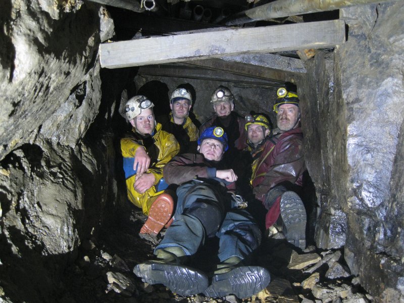 40_nbh_underthedig-19-01.jpg - 19:01: Almost there, but a quick snap was needed under the dig.