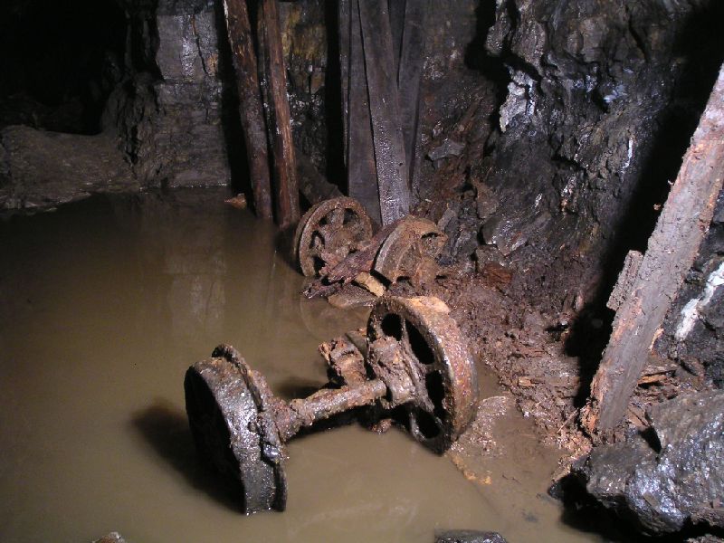 cl_passage_wheels1.jpg - Some wheel remains with the truck body long decayed.