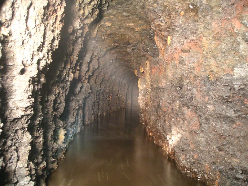 rswlevel_passage.jpg - The passage past the arching, this part was in relatively good condition.